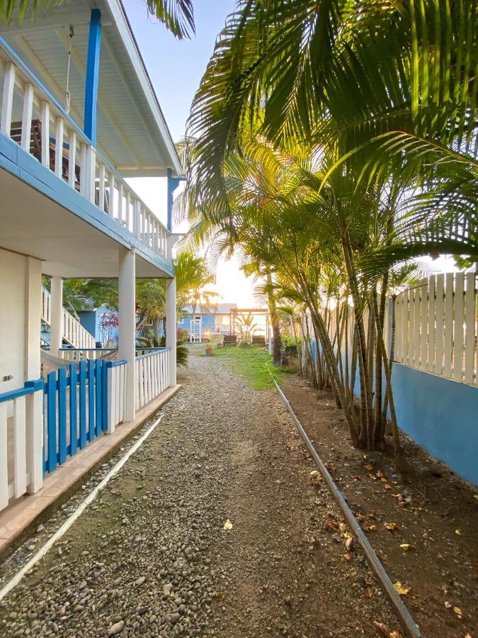 The Odyssey Resort Utila Exterior photo