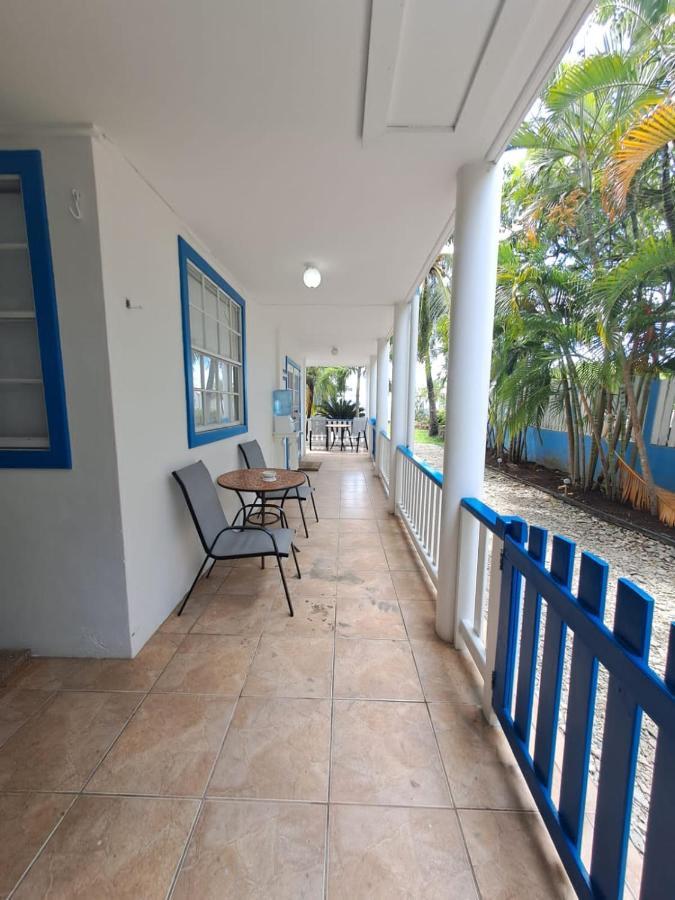 The Odyssey Resort Utila Exterior photo